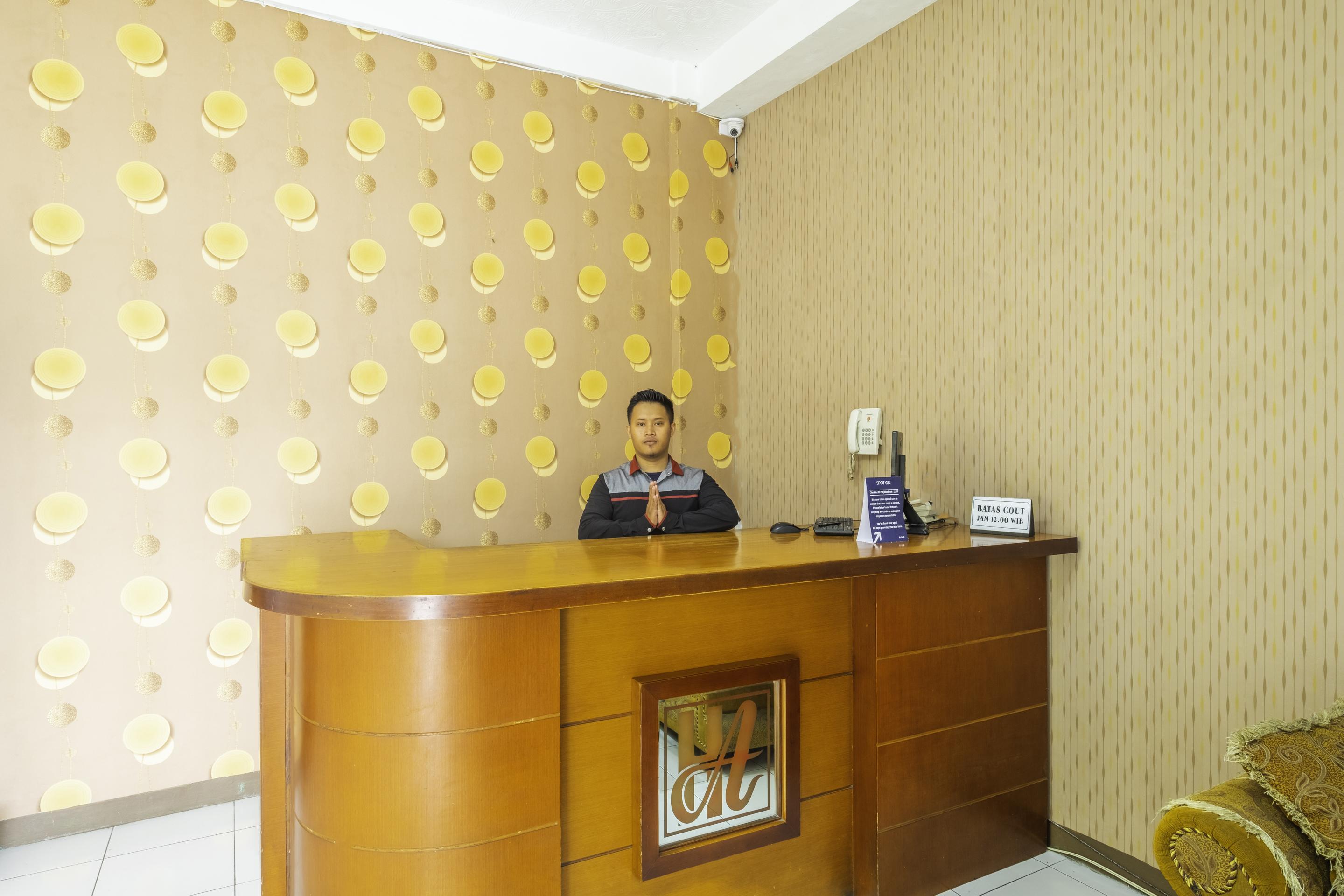 Spot On 2395 Hotel Aden 2 Syariah Tasikmalaya Esterno foto